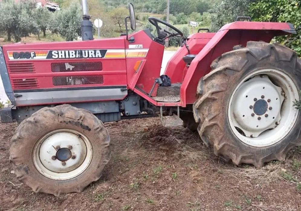 Trator SHIBAURA D28F (So Tenho a Lateral)