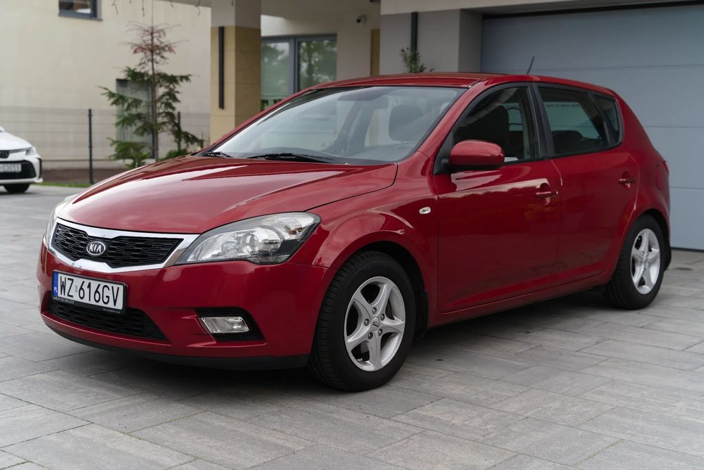 Kia Ceed Kia Cee'd 2009 1.6 CRDi (115 KM) – Prywatnie, bez rdzy, niski przebieg