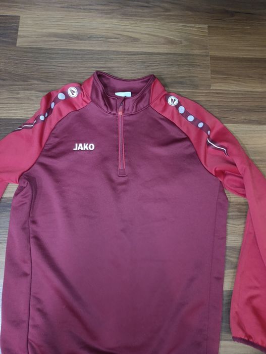 Кофта красная Jako