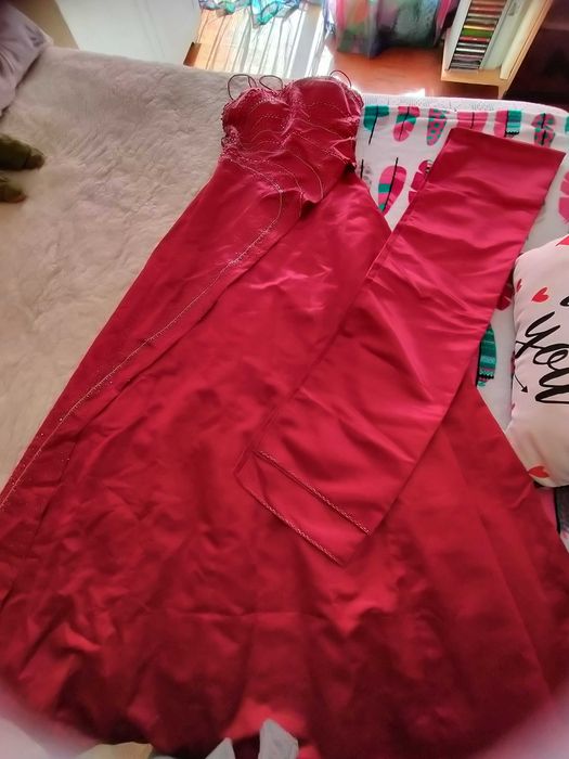 Vestido de cerimónia em cetim vermelho, vestido apenas usado uma vez
