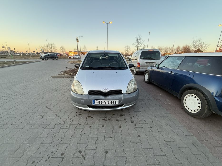 Toyota yaris 1.0 benzyna