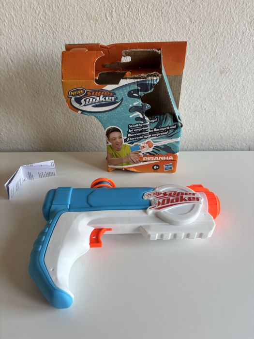 Pistola de água SuperSoaker Piranha Nerf