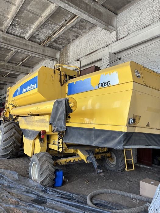 Комбайн New Holland TX 66