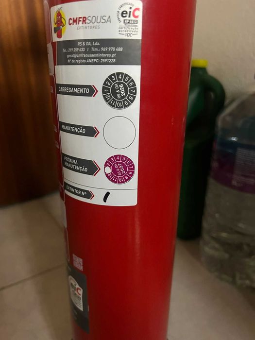 Extintor Novo Agua ABF 6L e Extintor Novo Co2-2kg