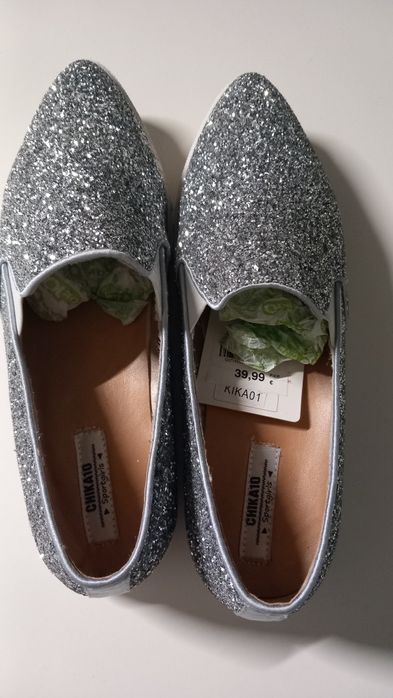 Sapatos brilhantes NOVOS