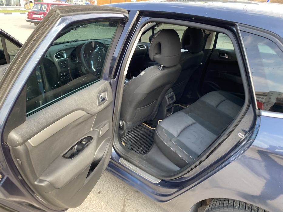 Citroen C4 2011 року