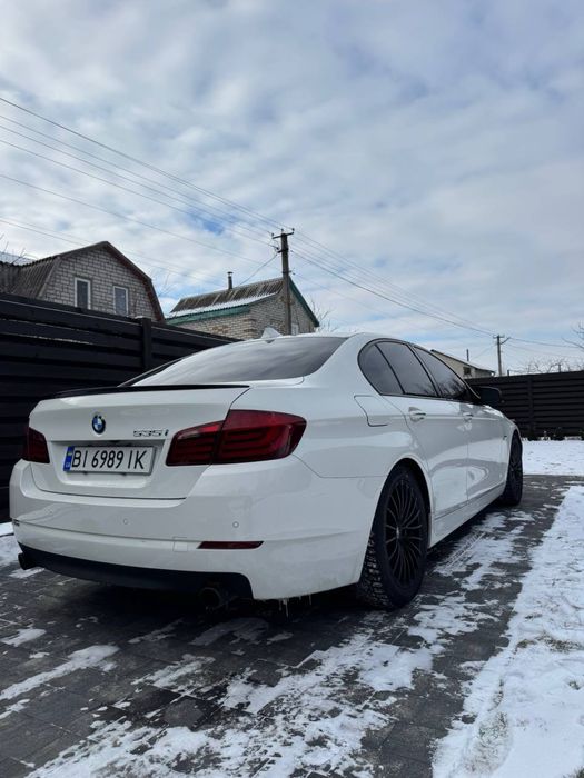 Bmw f10 2011 год