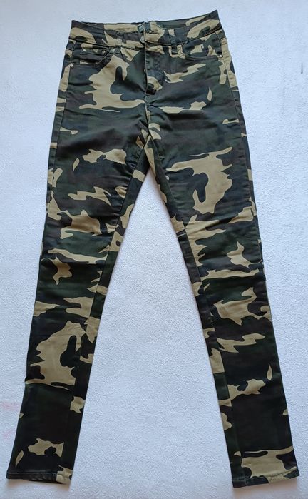 Damskie spodnie jeansowe Moro