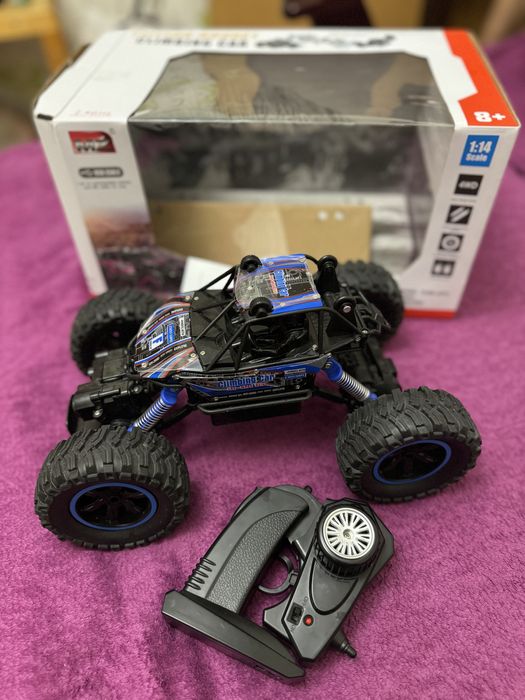 Машинка на радіокеруванні