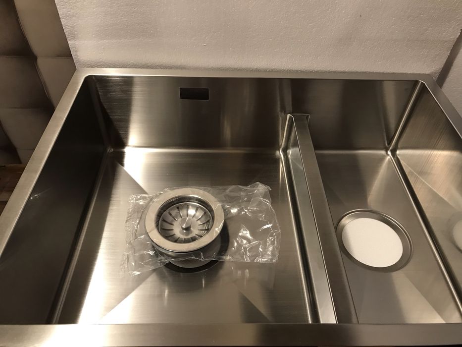 Zlewozmywak stalowy,baterie kuchenne.