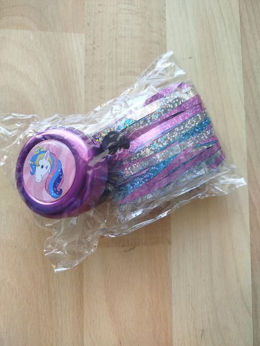 Campainha e fitas para bicicleta de criança