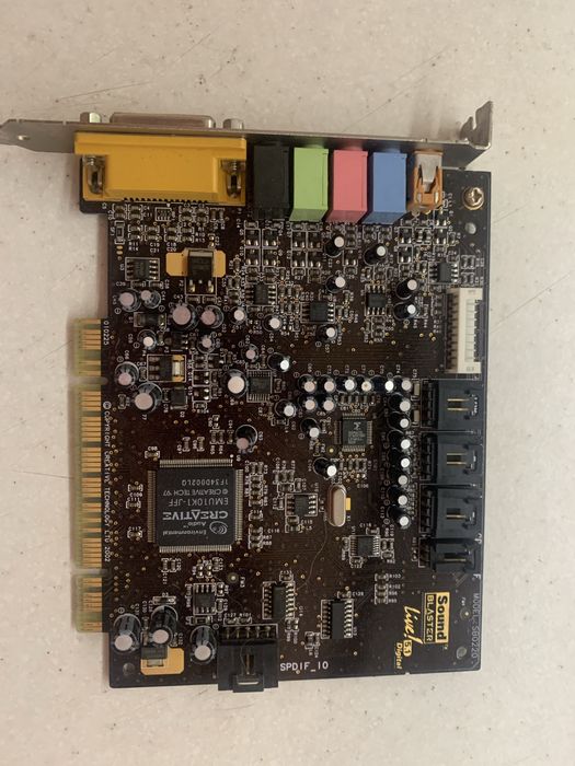 ТОП Звукова карта Creative SB0220