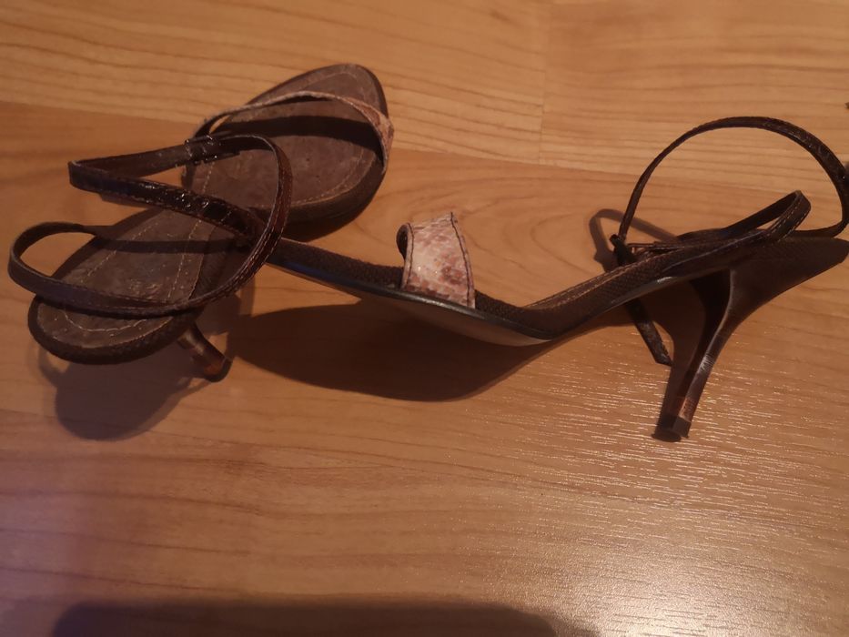 Sandálias em tons castanho, novas, Bianca, 35