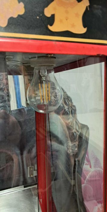 Máquina de pipocas com carrinho