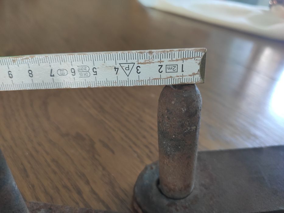 2 sworznie do osadzenia drzwi bramy okucia PRL