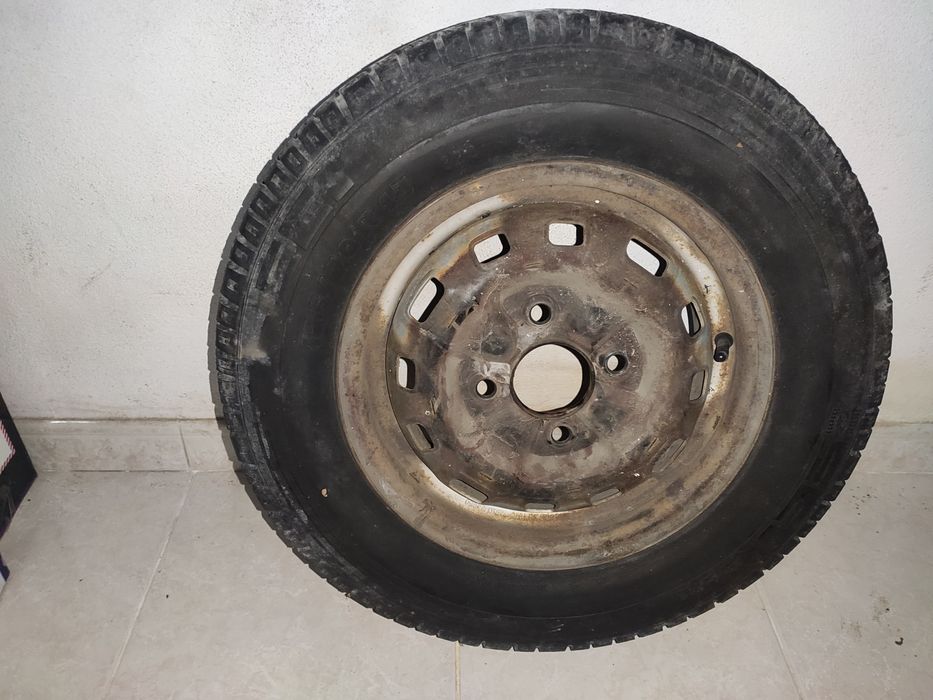 Pneu R13 suplente com jante ferro