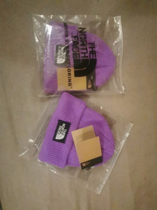 Dwie Czapki The North Face fioletowe