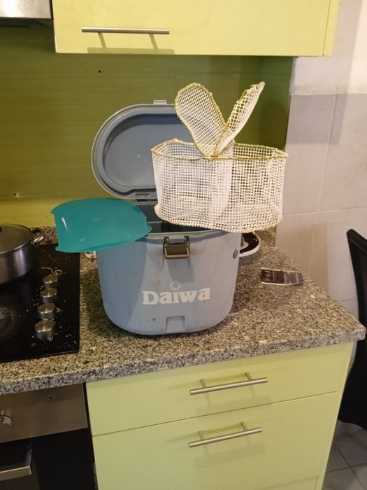 Viveiro para pesca desportiva por terra ou embarcado.