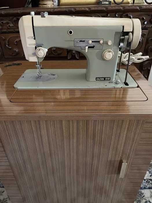 Máquina costura Oliva 515