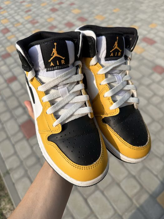 Nike Air Jordan 1 Mid Taxi оригінал 36 р. (GS), стан 9/10