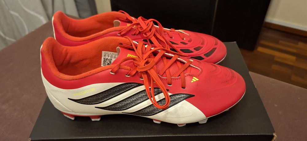 Chuteiras Adidas Predator Club Fg/Mg - 40.5