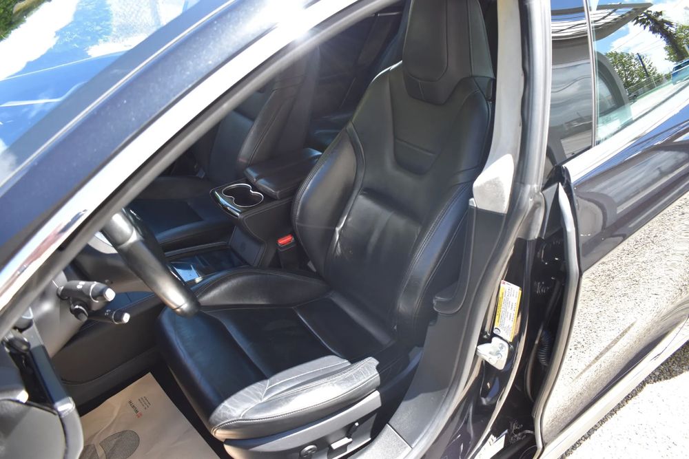 Tesla Model S 85