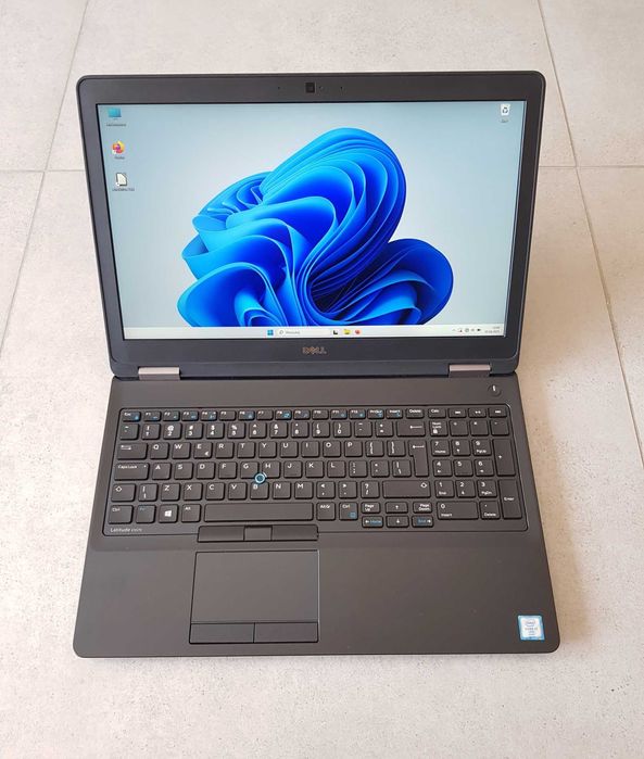 Laptop Dell Latitude - 16" FullHD, Core i5, RAM 16GB, szybki dysk SSD, Windows 11, podświetlana klawiatura