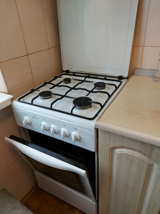 Продам 2кім Метро Палац Спорту.
