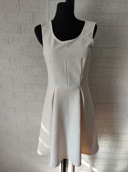 Sukienka rozmiar m koktajlowa lato troll cena 18 zł