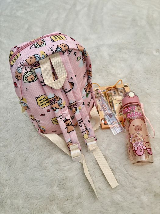 Kit Mochila + Garrafa + Acessórios Capivara