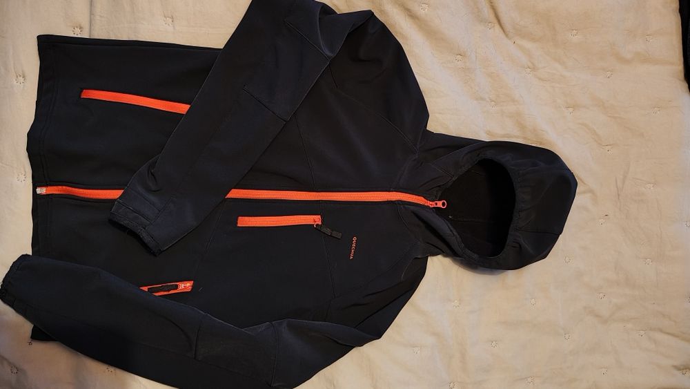 Kurtka Softshell Decathlon roz. 140-150 cm