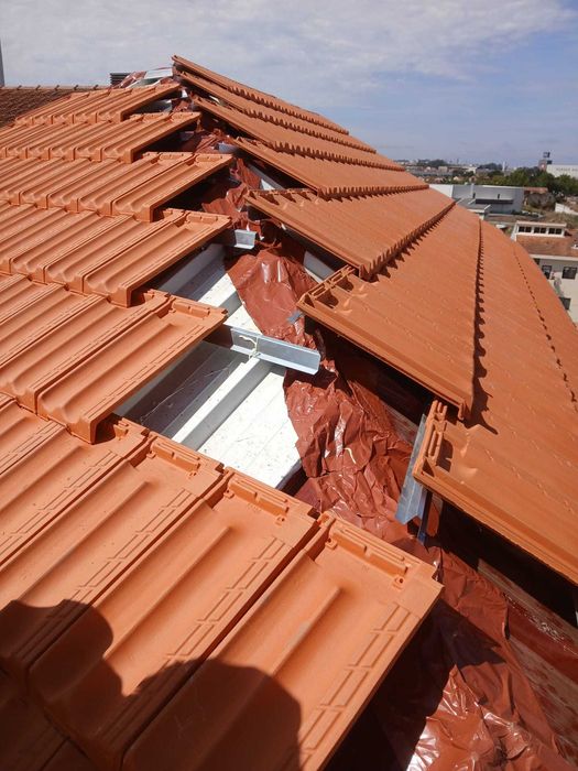 Construção e Reparação de Telhados