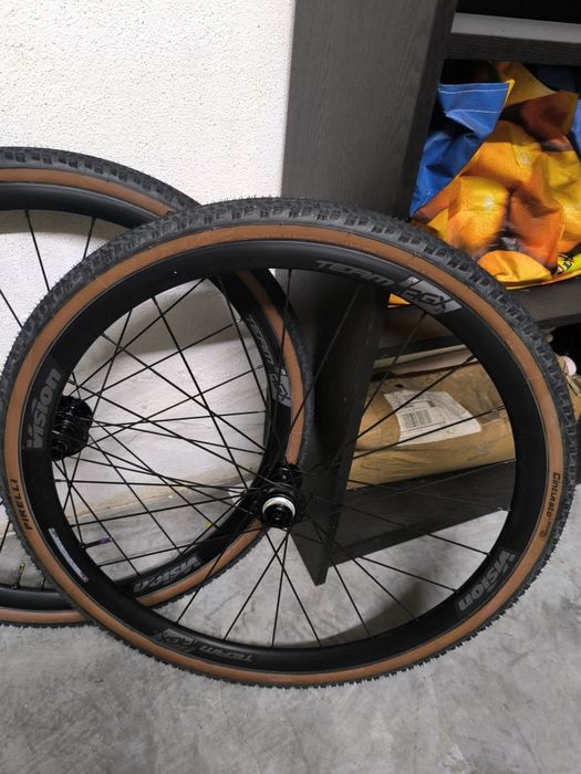 Rodas Vision Team Agx I23 Gravel 12V microspline + Pneus Pirelli Cinturato RC