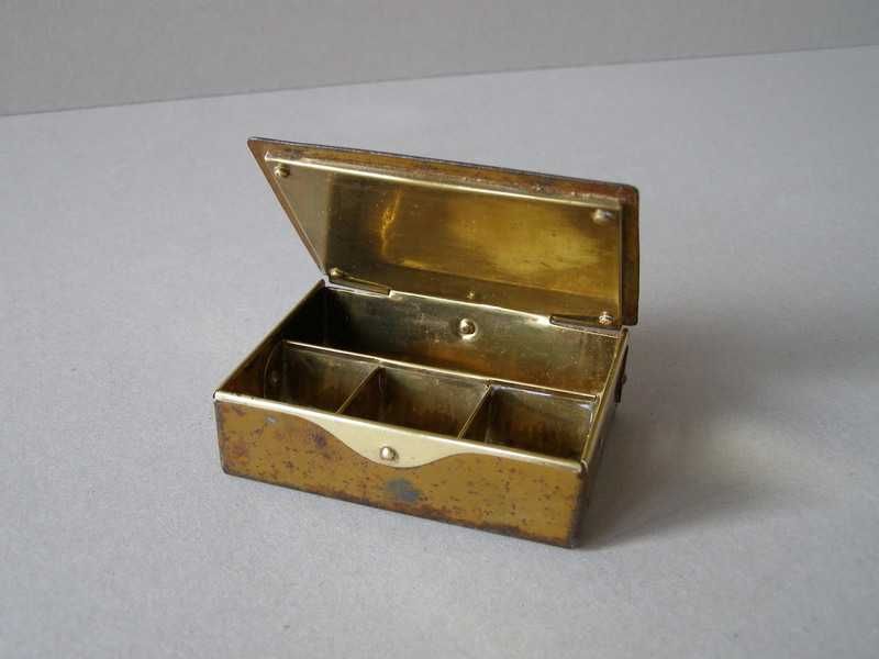 Secesyjne pudełko na znaczki , ok.1910r. sygn.