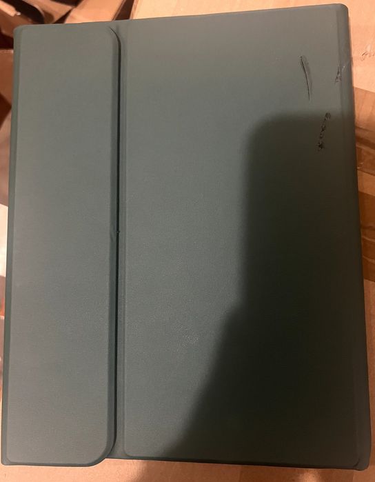 Etui iPad Air 11' Etui z klawiaturą magnetyczną zielony