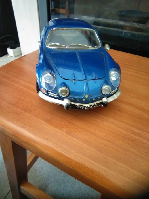 Burago - Alpine A110 1/16
