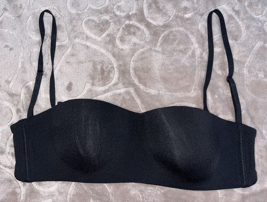 Безшовний бюстгалтер від Calvin Klein (обхват під грудьми 63см, чашка АВ)