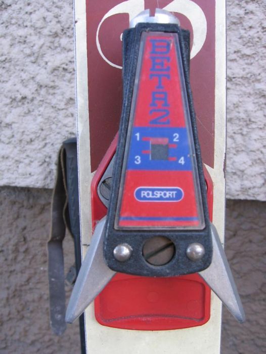Narty, zabytek dekoracja Polsport Compact 212