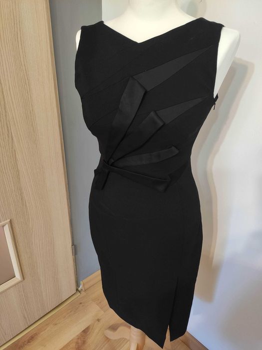 sukienka mała czarna Karen Millen