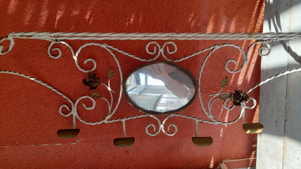 Bengaleiro vintage em ferro com espelho - Bom estado