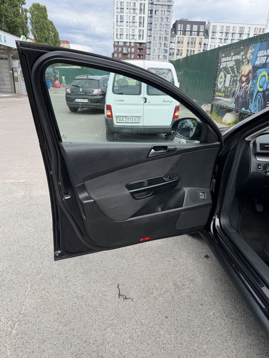 Volkswagen Passat 2009 VIN WVWZZZ3CZAE008190 фото оголошення 12 з 17