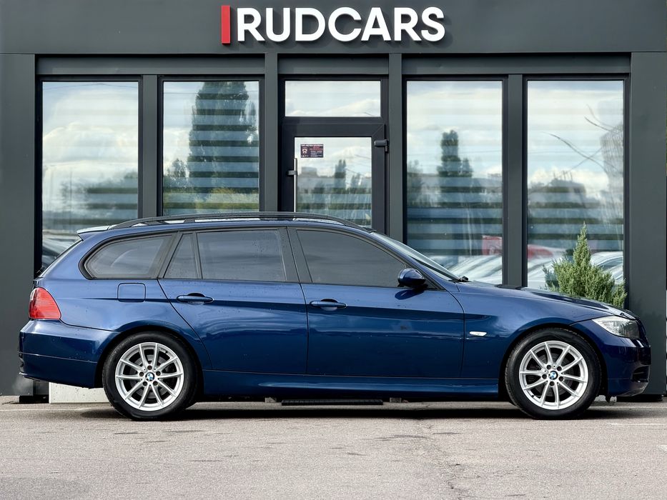 BMW 3 Series 320i