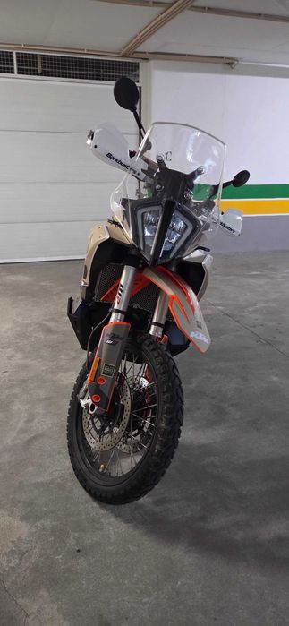 KTM 890 Adventure R (2023) — Cheia de extras, impecável