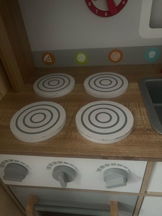 Drewniana kuchnia i gabinet lekarski mamabrum