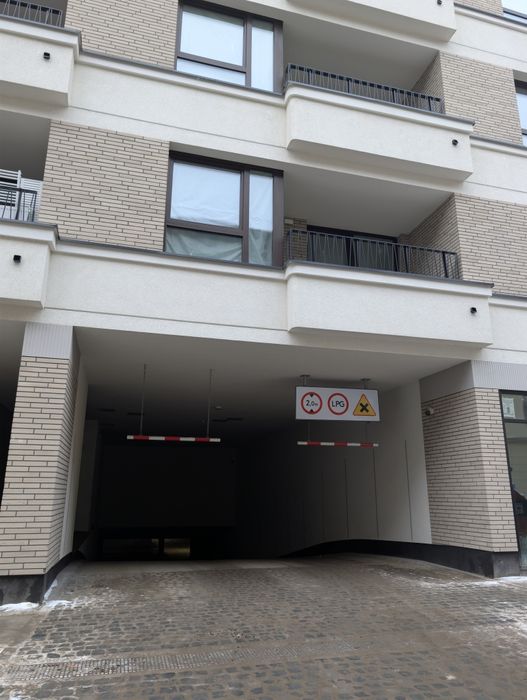 2  Miejsca postojowe w garażu  podziemnym jeżyce Modena Jackowskiego