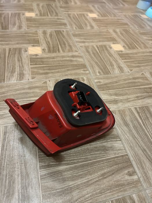 Задній правий стоп-сигнал – Volkswagen Passat B6