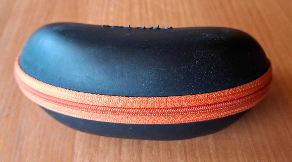 Etui sztywne na okulary, Solano