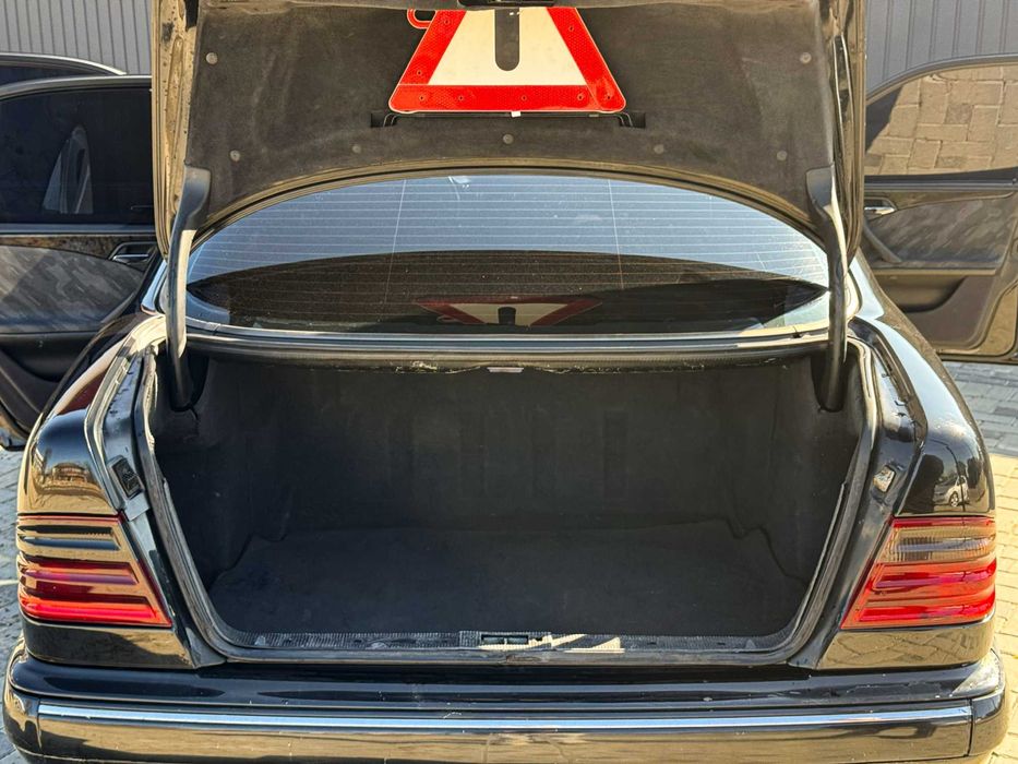 Mercedes Benz E-class W210 220CDI автомат