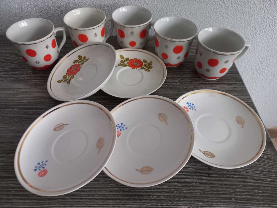 Чашки, блюдца  и др. посуда.