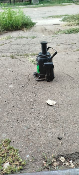 Продам домкрат 20т